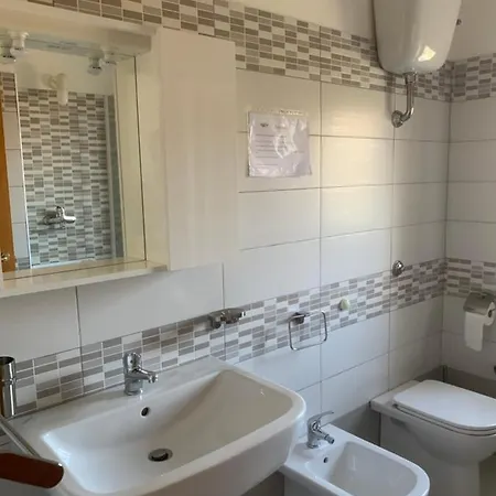 Vicoletto Sul Mare Di Antonucci Affittacamere & Appartamento * Agropoli