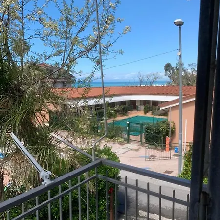 Vicoletto Sul Mare Di Antonucci Affittacamere & Appartamento
